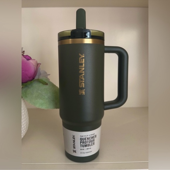 🎉LAST CHANCE🎉Stanley 30oz. Quencher ProTour Flip Straw Tumbler Cypress - Picture 1 of 9